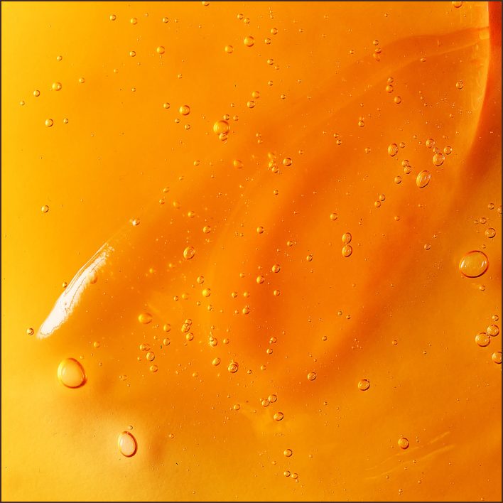 Amber gel texture macro, full coverage before setting